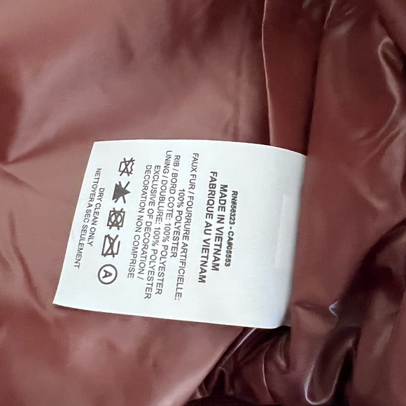 NWT NIKE ESSENTIALS FUR JACKET - Picture 8 of 8